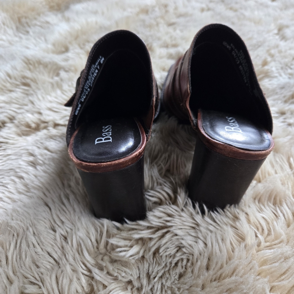 Bass Leather Slip On Brown High Heel Square Toe Buckle Clogs Mules 90s Y2K Sz 8 - Picture 3 of 7